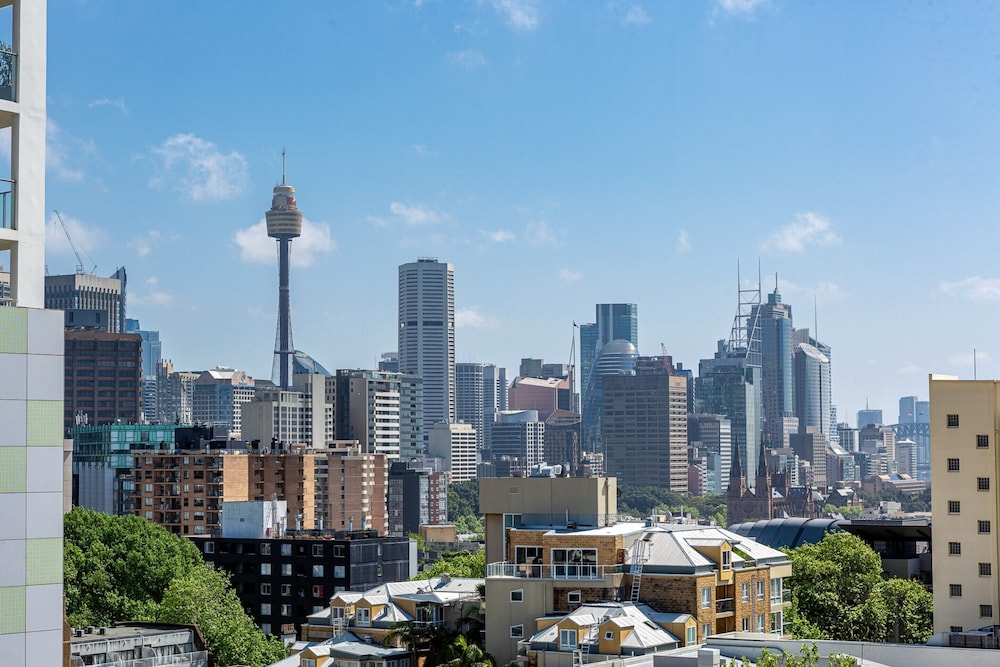 Bright Stay in Sydney With Harbour Bridge Views