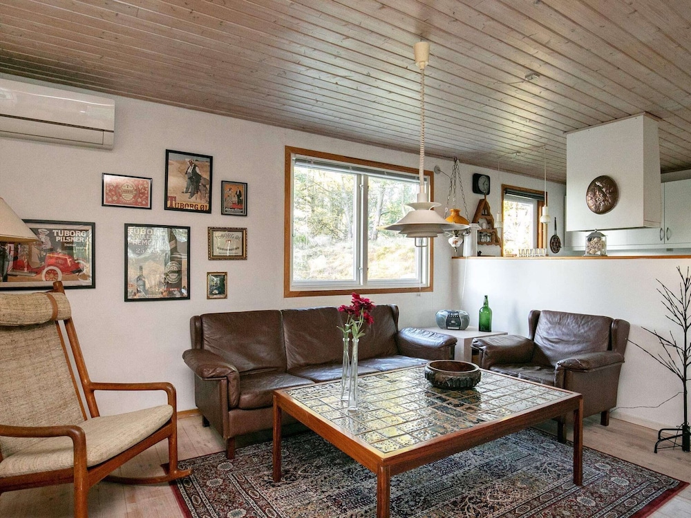 Luxury 12-person Villa With Swimming Pool and Sauna, Nearby Golf Course in Helmond view 4