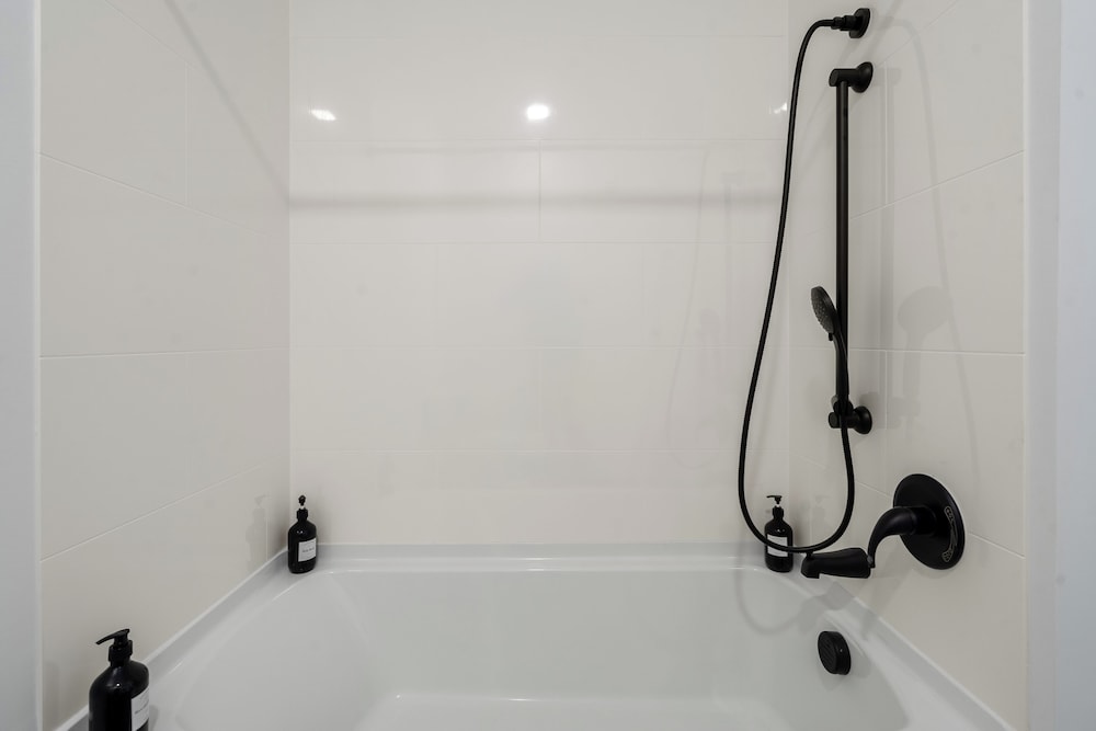 Luxe King 3BR Townhouse Uptown Charlotte