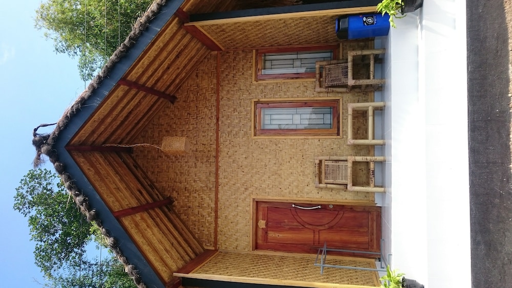 Aryasuta Bungalow