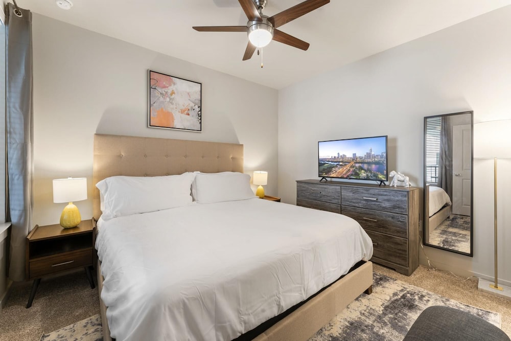 Deluxe 2BR King Beds Suite Close to DT Domain UT - Image 3