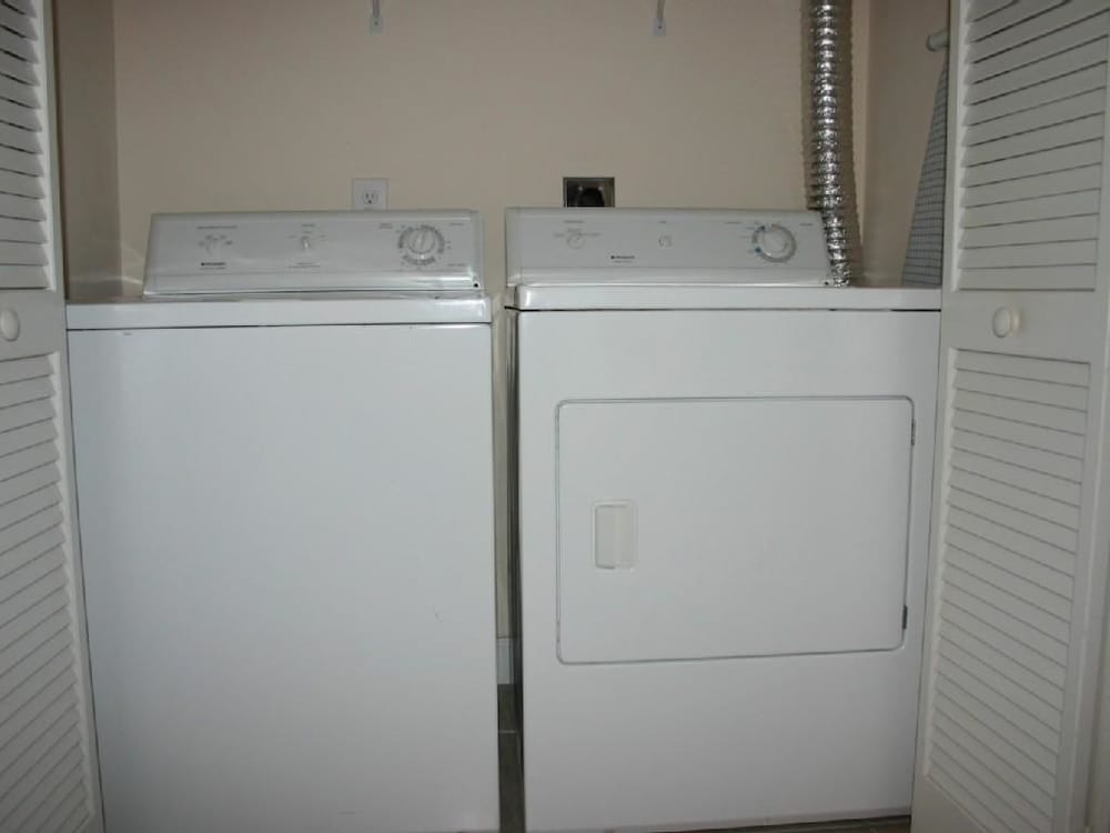 Sterling Shores 2 Bedroom Apartment by BnD