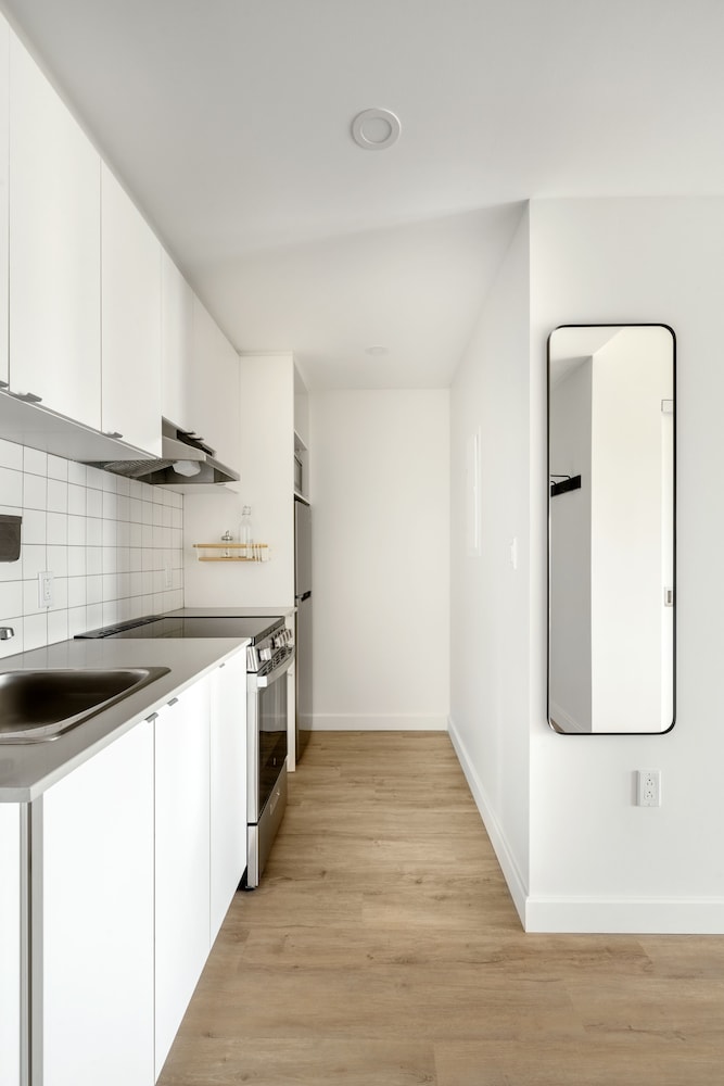 Elegant Studios and Apartments Montreal
