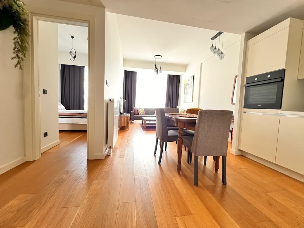 G Tower Residence Apartment Rentals
