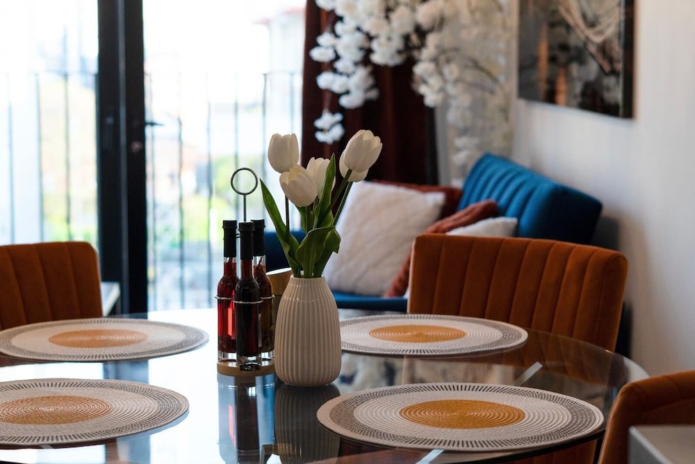 Luxe I Penthouse I Balcony I City Views I Parking I Liverpool City Center I