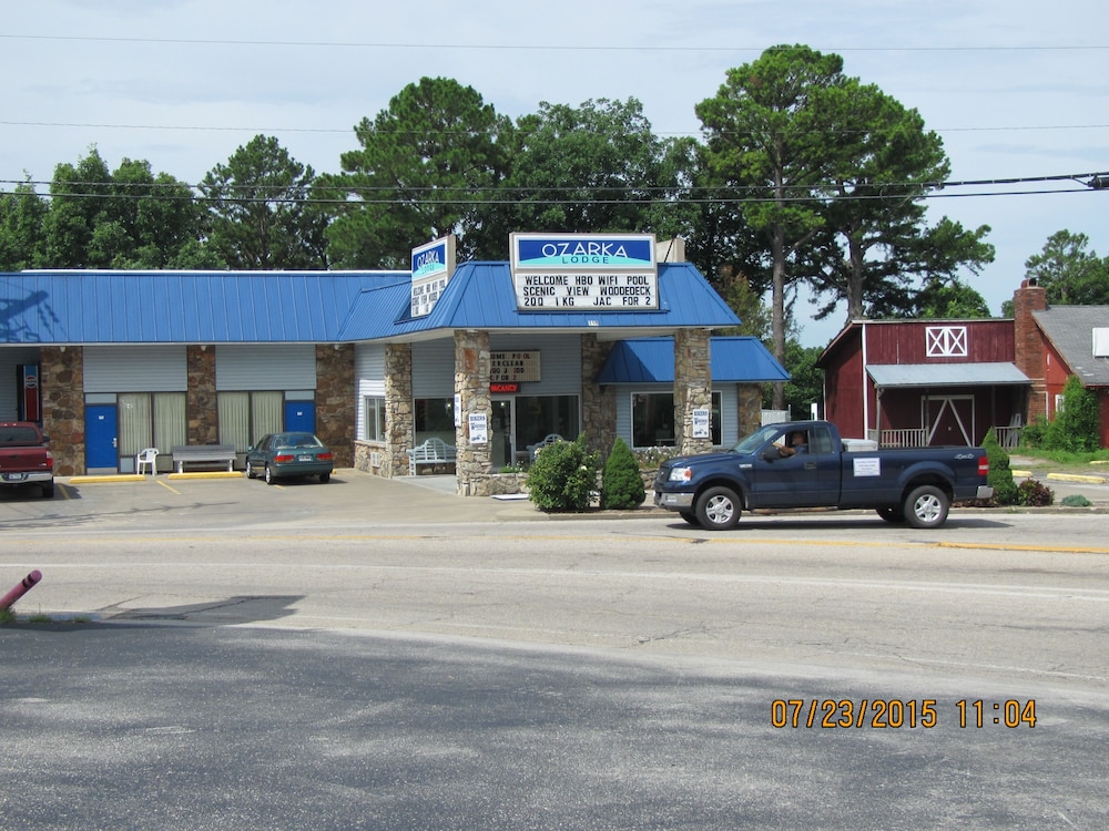 Hotel Ozarka Lodge - Image 1