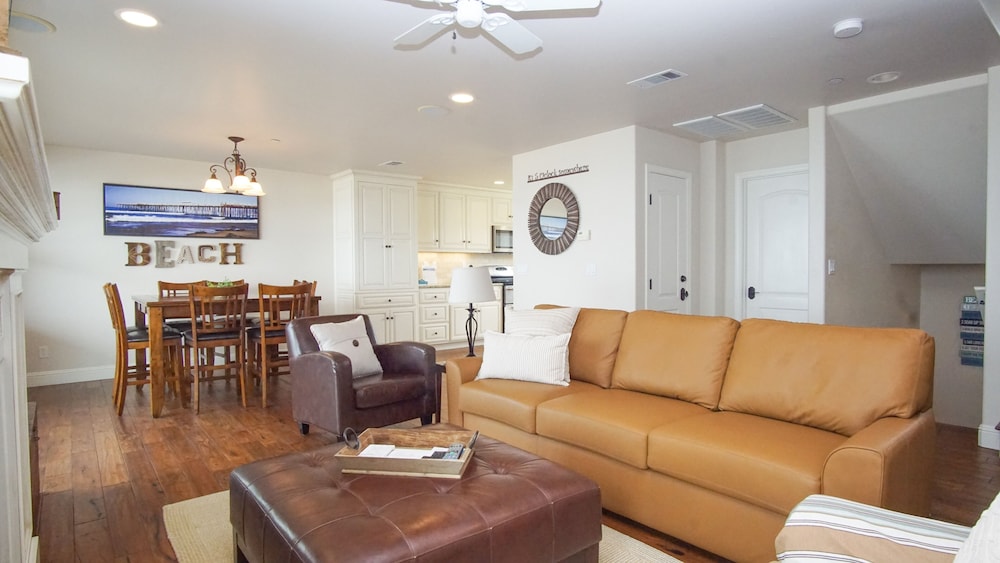 282 Harloe Ave. 2 Bedroom Townhouse by Redawning view 4