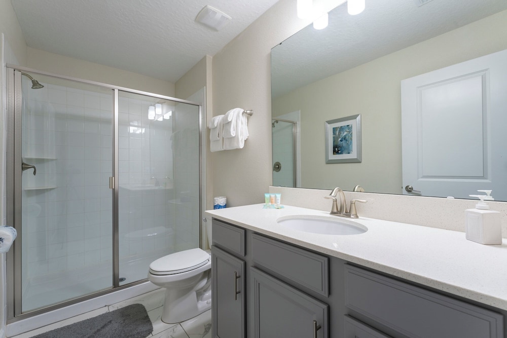Magical 6BR Villa Pool Themed Room