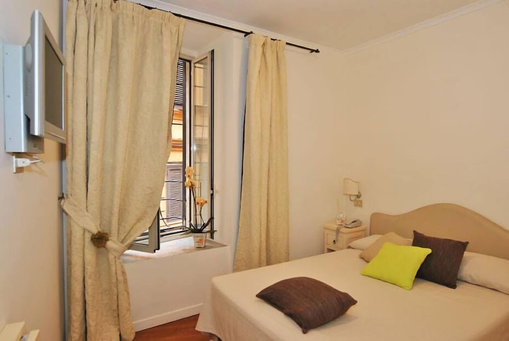 95 Rooms in Rome