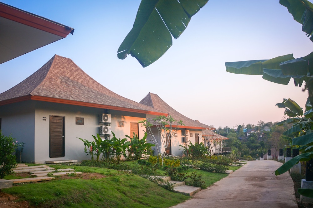 Phu Chom Mork Resort