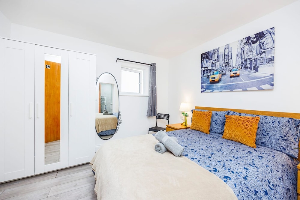 3 Bed 3 Bathroom Flat in Kensington A