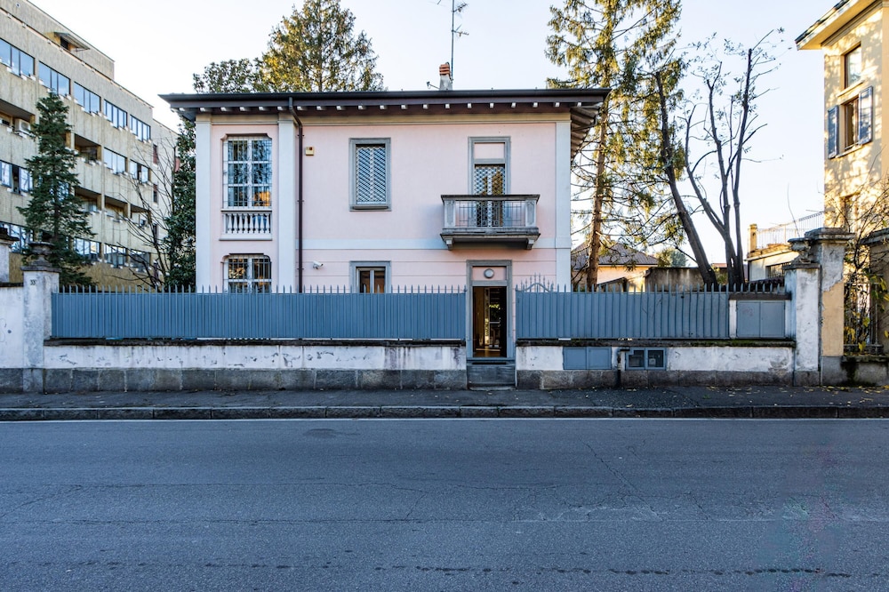 Villa Rossini - Autodromo F1 Villa Reale view 3
