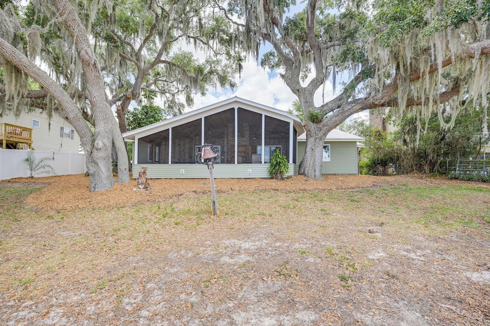 Waterfront Home on Crooked Lake w/ Game Room! - Property Image 5