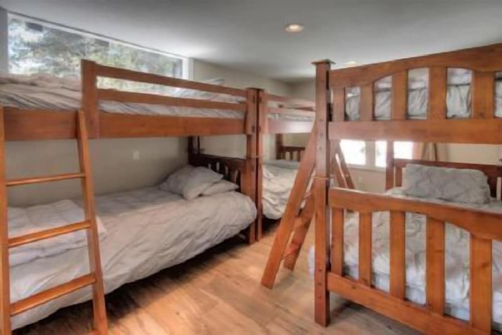 Lake Tahoe Vacations - Squaw Valley Paradise - Property Image 17