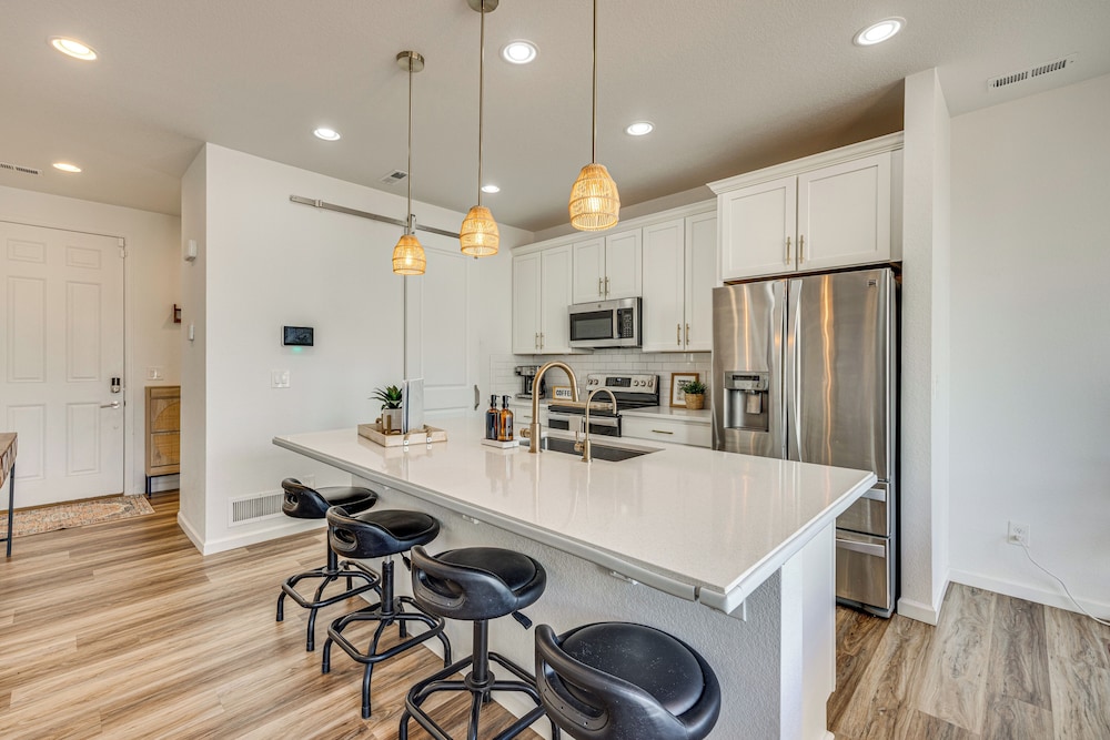 Bright Colorado Springs Home, 10 Mi to Dtwn!