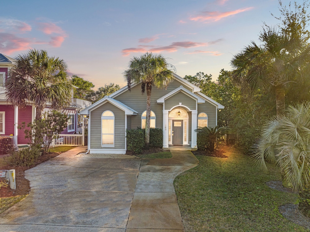 Sugar Sand Retreat 3-bed, 2-bath Beach Getaway With Private Pool, Sleeps 8!
