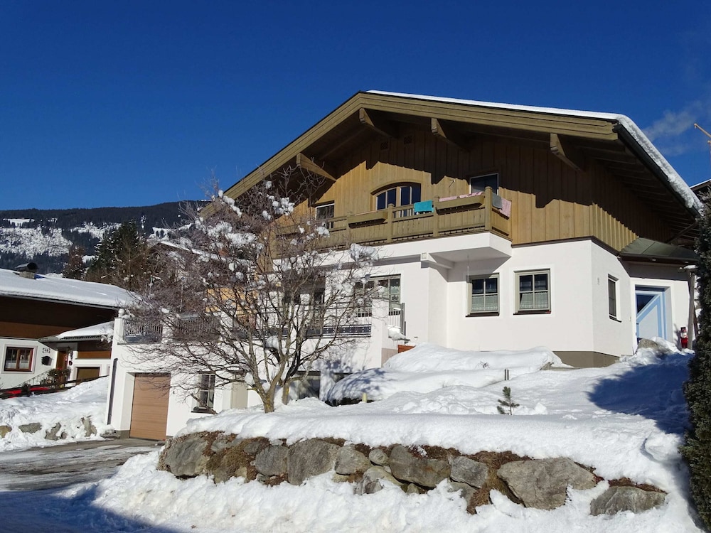 Spacious Holiday Home in Salzburg With Mountain View view 3