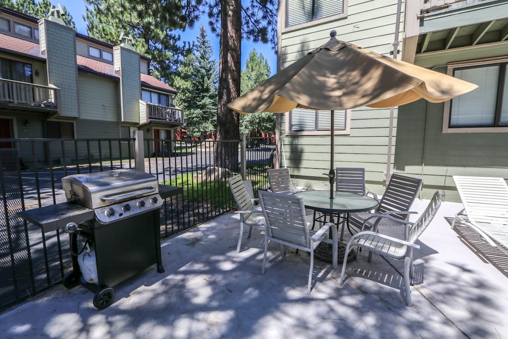 Mammoth Sierra Townhomes #25 3 Bedroom Condo