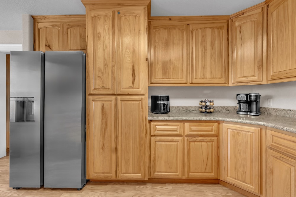 Prasad Retreat - Sunny Home W/ Deck & Air Hockey 3 Bedroom Home by Bear Valley Vacation Rentals