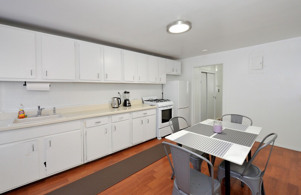 Cozy 2BR Apartment in the Heart of Chelsea