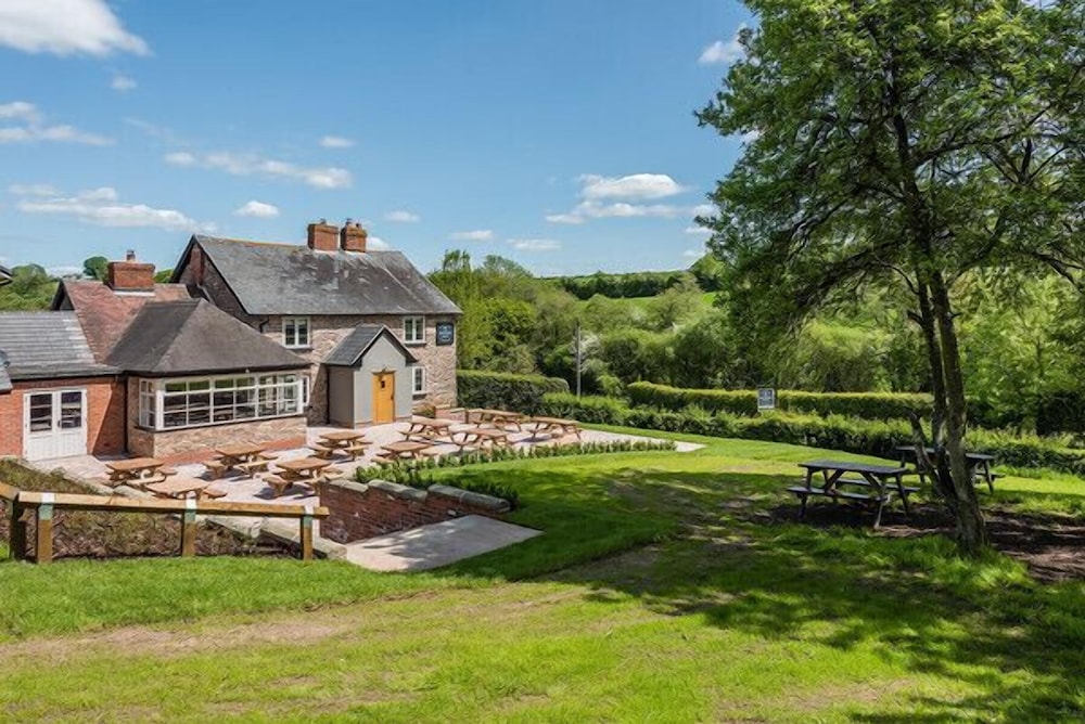 The Baiting House and Lodges