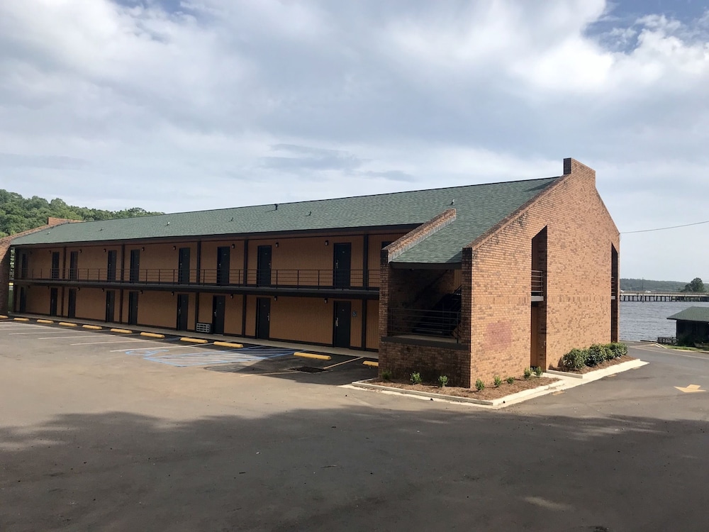D'Arbonne Lake Motel