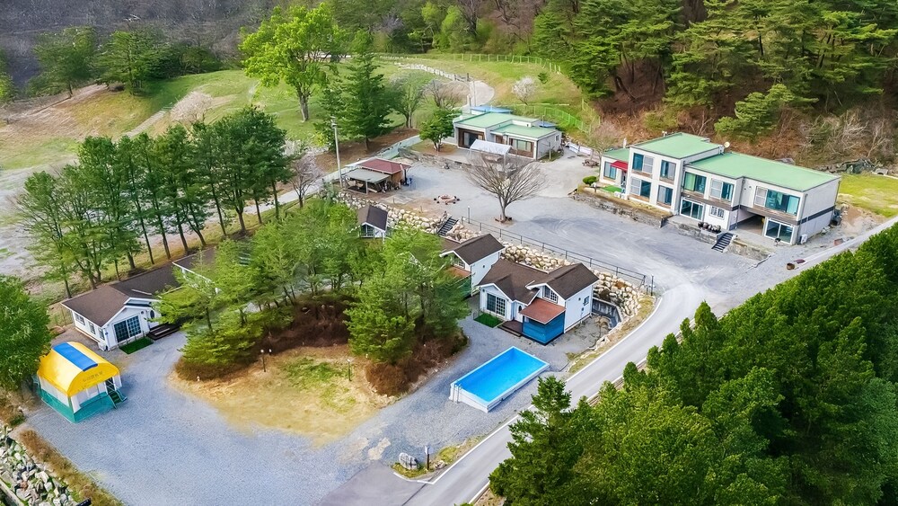 Yeongwol Nature & Pet Retreat