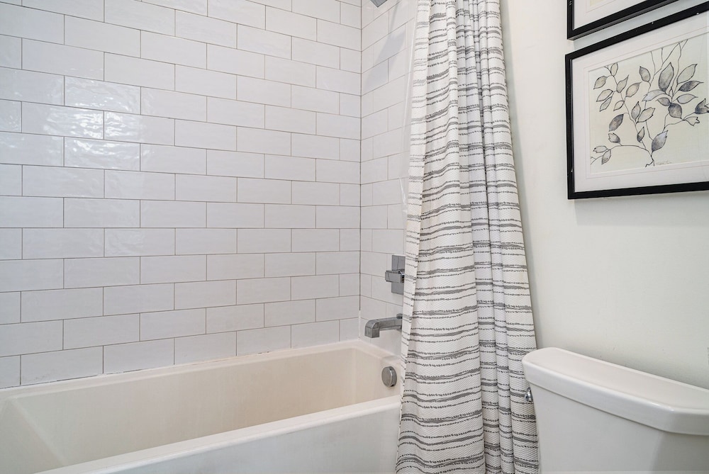 Verde Heights-sleeps 12-in Cumberland Heights