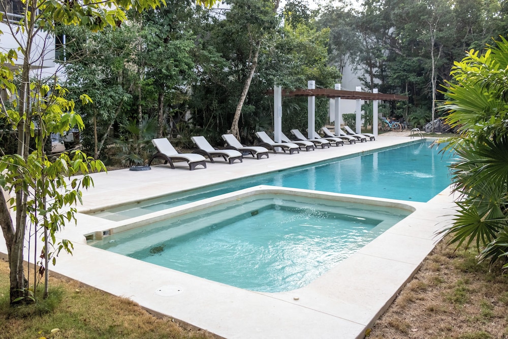 Modern Apt Tulum with 2 BDR Gym & Pool