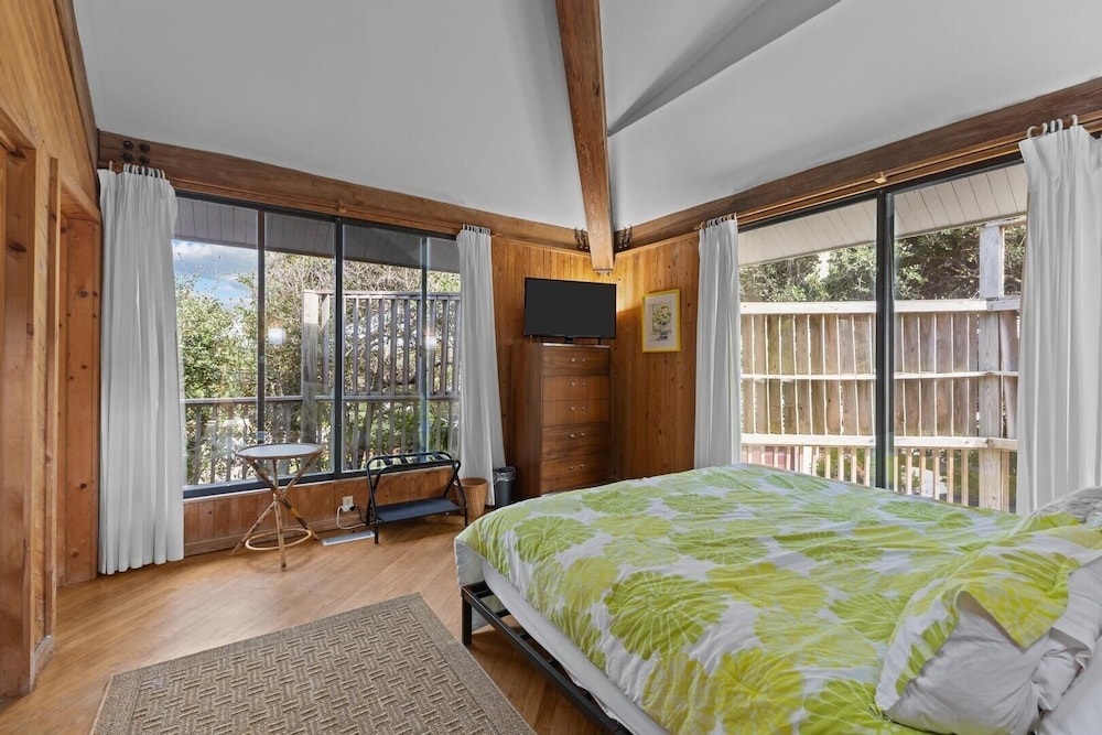 Beach Grove 3 Bedroom Home