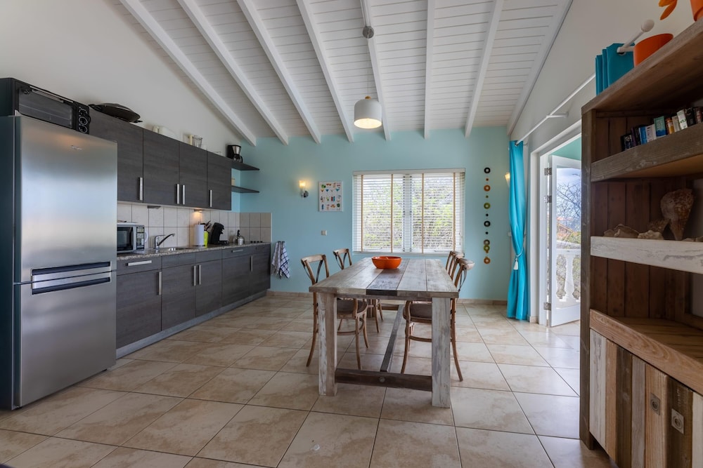 Tropical Paradise Bliss Villa at Coral Estate