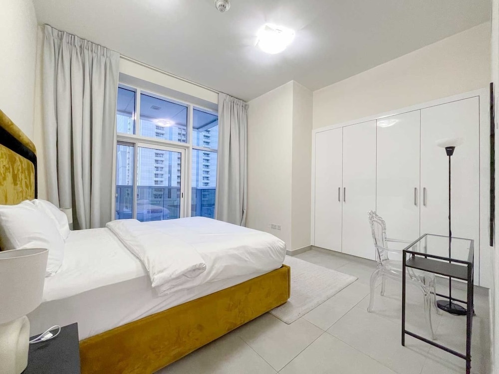 Phaedrus Living: Dubai Marina Arcade Residence 702