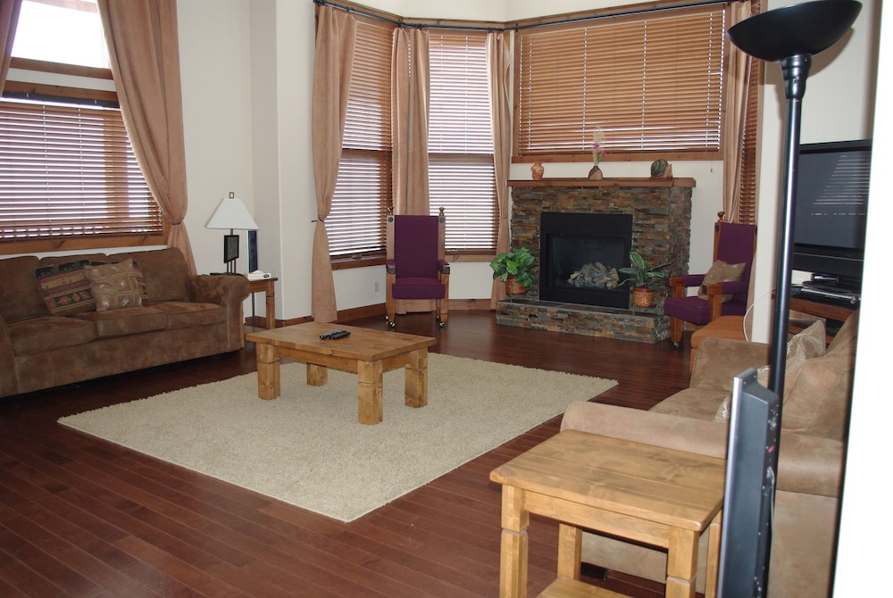 Kimberley Vacations - Timber Stone Lodge by RMA - Property Image 7