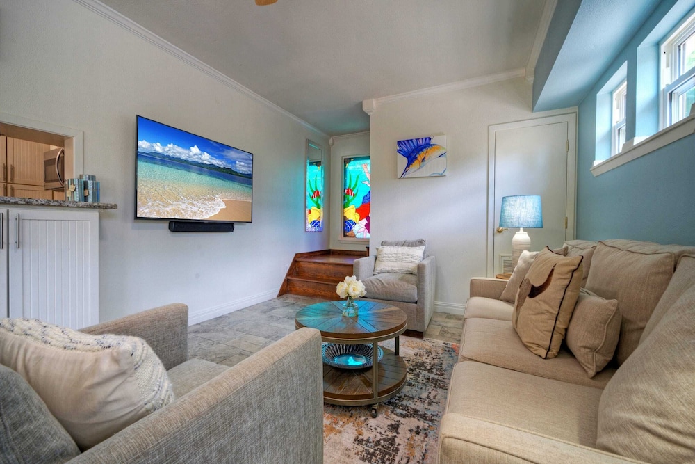 The Koi Marlin Port A Home w/ Pool, Pond, Grill & Near Beach + Marinas