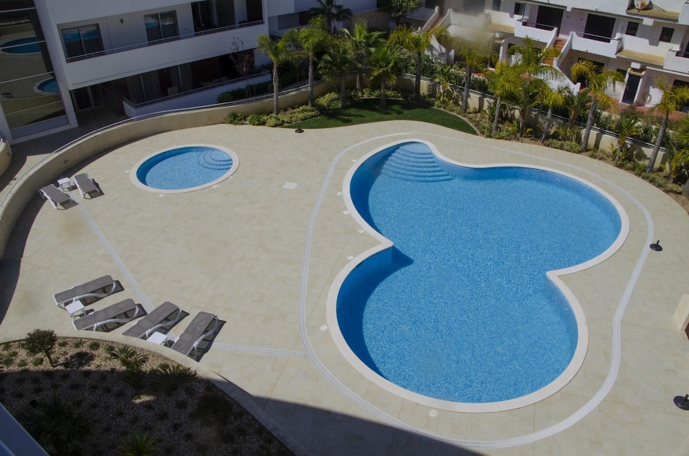 Ocean View Lagos Apartment by Ideal Homes view 3