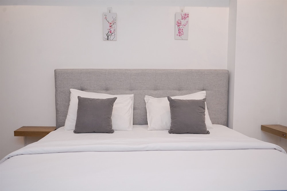 Warm and Spacious 1BR at Branz BSD City Apartment