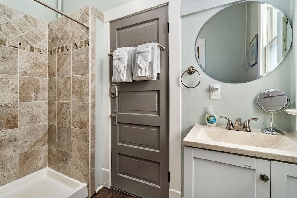 Old Town Retreat w/ Hot Tub Perfect for Groups!