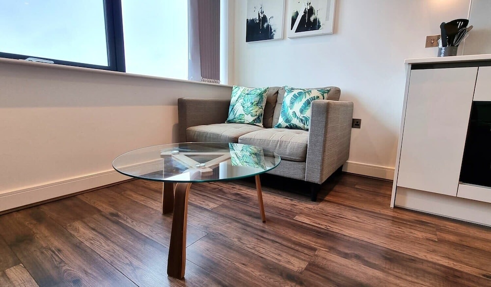 Luxury 1 bed Apartment 10 Mins to Bham City Centre