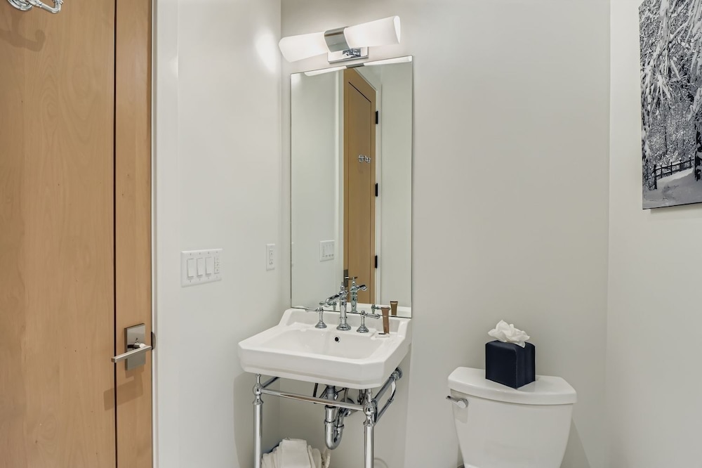 Old Town Luxe Retreat-walk To Main. Hottub-casita 173 4 Bedroom Home