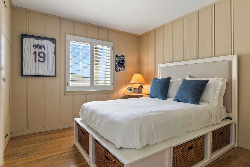 Point Loma Home w/ Putting Green, Firepit + Game Room & Beach Access Zola Street by Avantstay