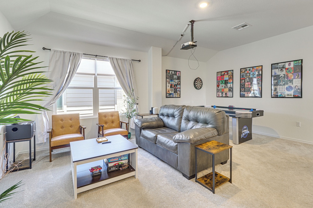 6 Mi to Mckinney Falls: Spacious Home w/ Game Room