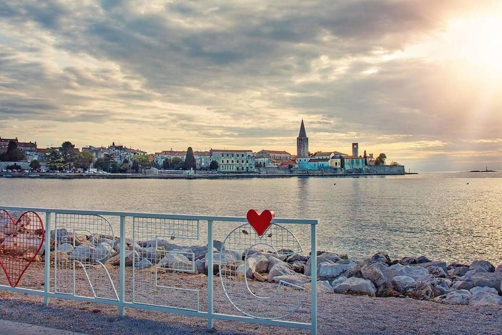 Apartment Parentium - Stay in the Heart of Poreč view 3