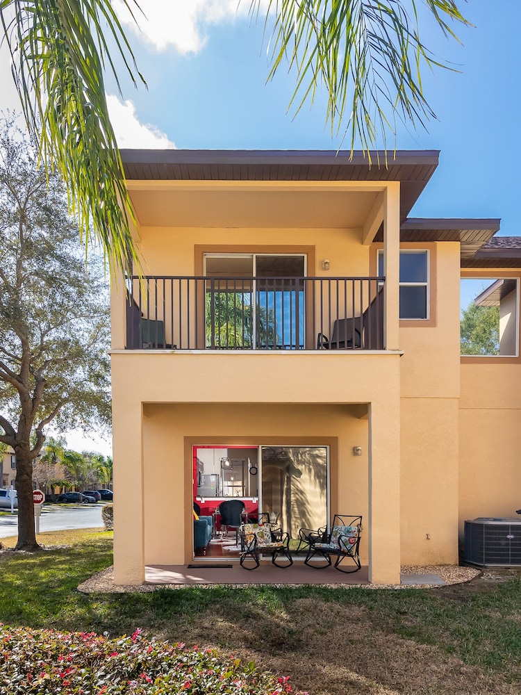 Mickey Mouse Cluff House view 5