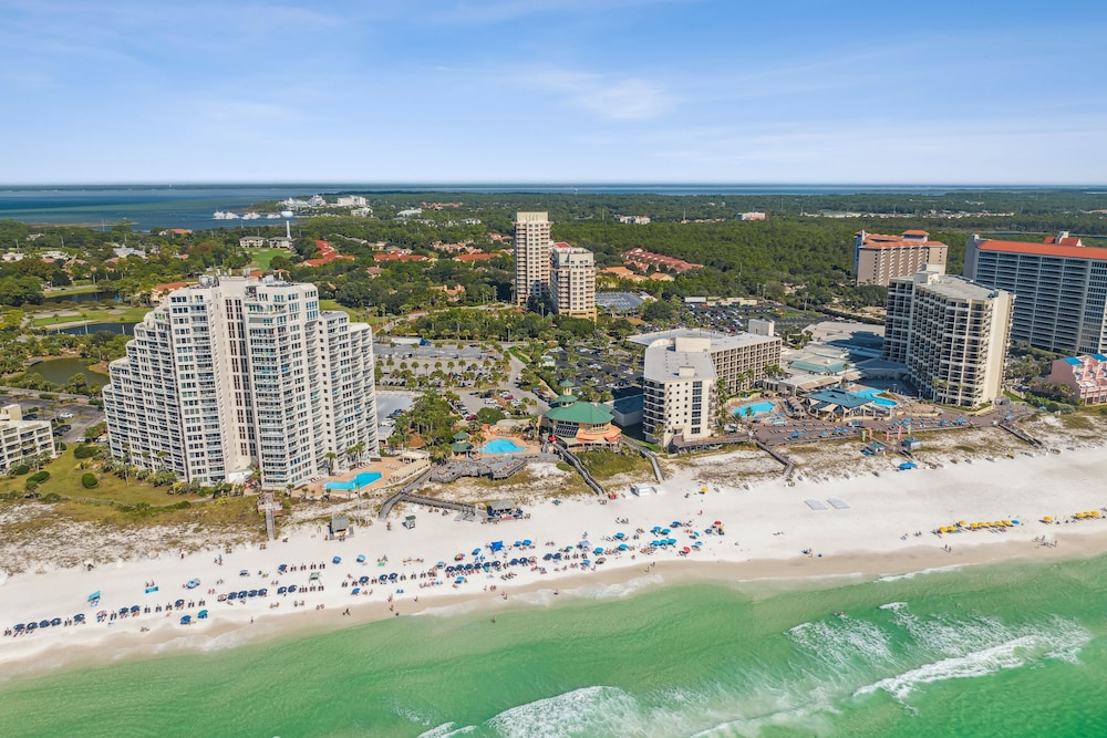 Hotel Luau Resort by Panhandle Getaways - Image 1