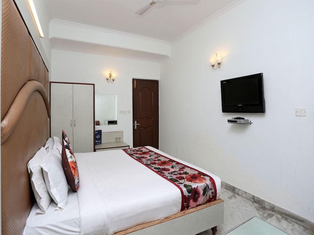 OYO 1879 Hotel Imperial Inn