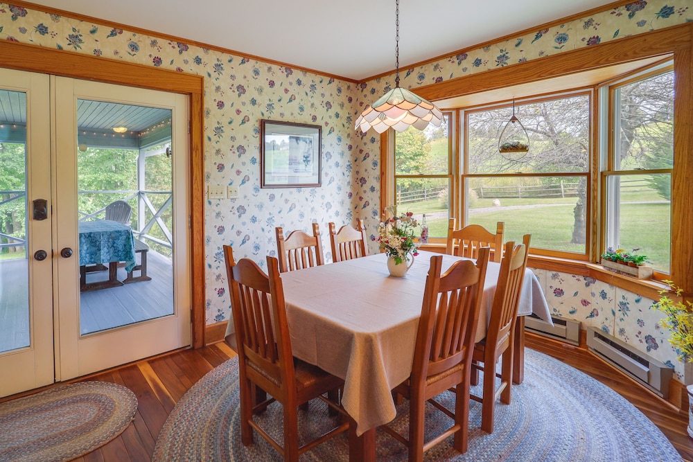 West Jefferson Riverfront Retreat w/ 2 Porches! view 5