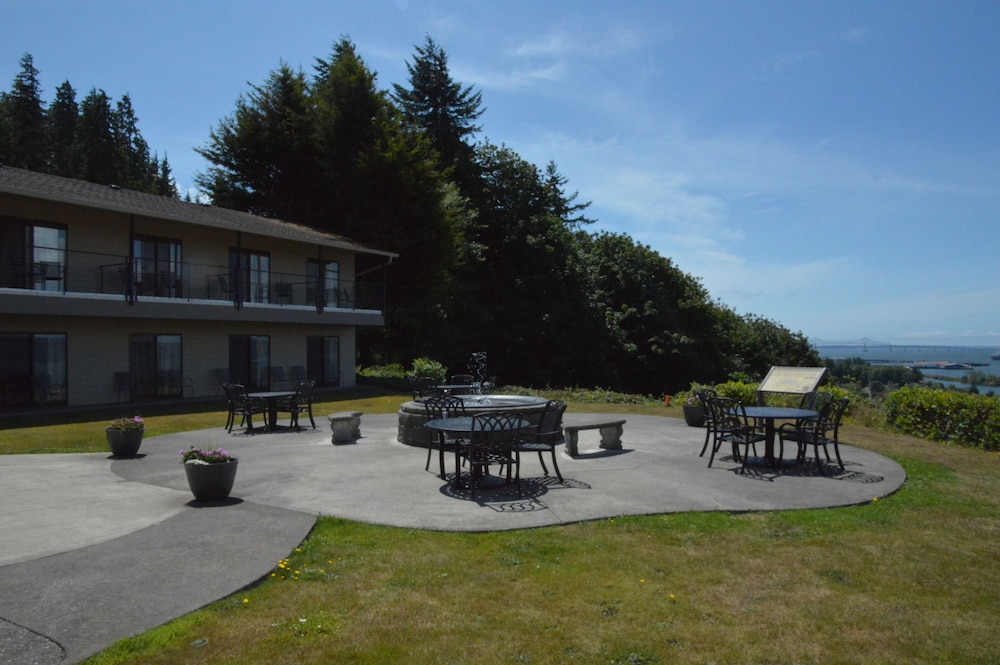 Astoria Crest Motel
