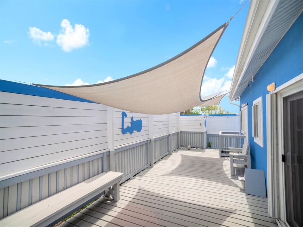Luxury 4 Bdr Ocean View Home w Pool Hot Tub