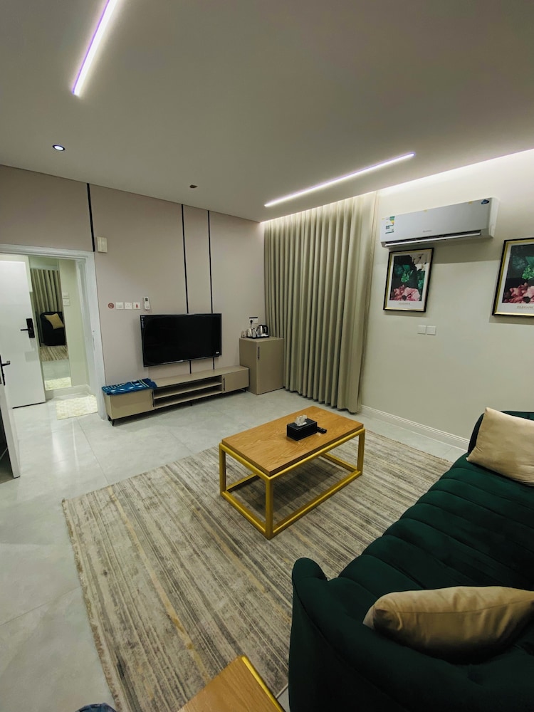 Leena Hotel