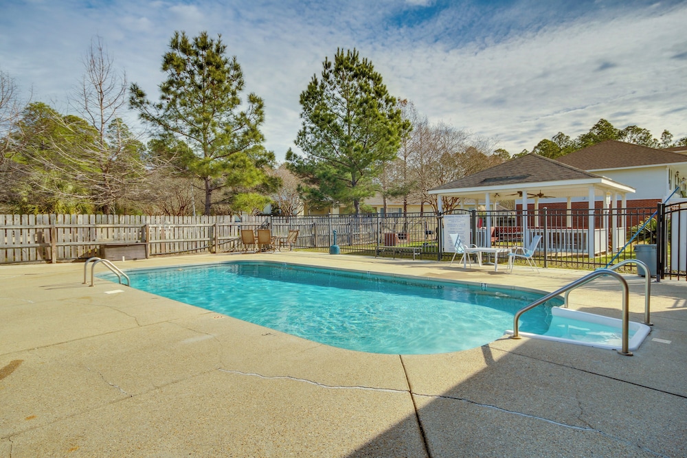 Birding, Beaches & More: Cozy Gautier Condo